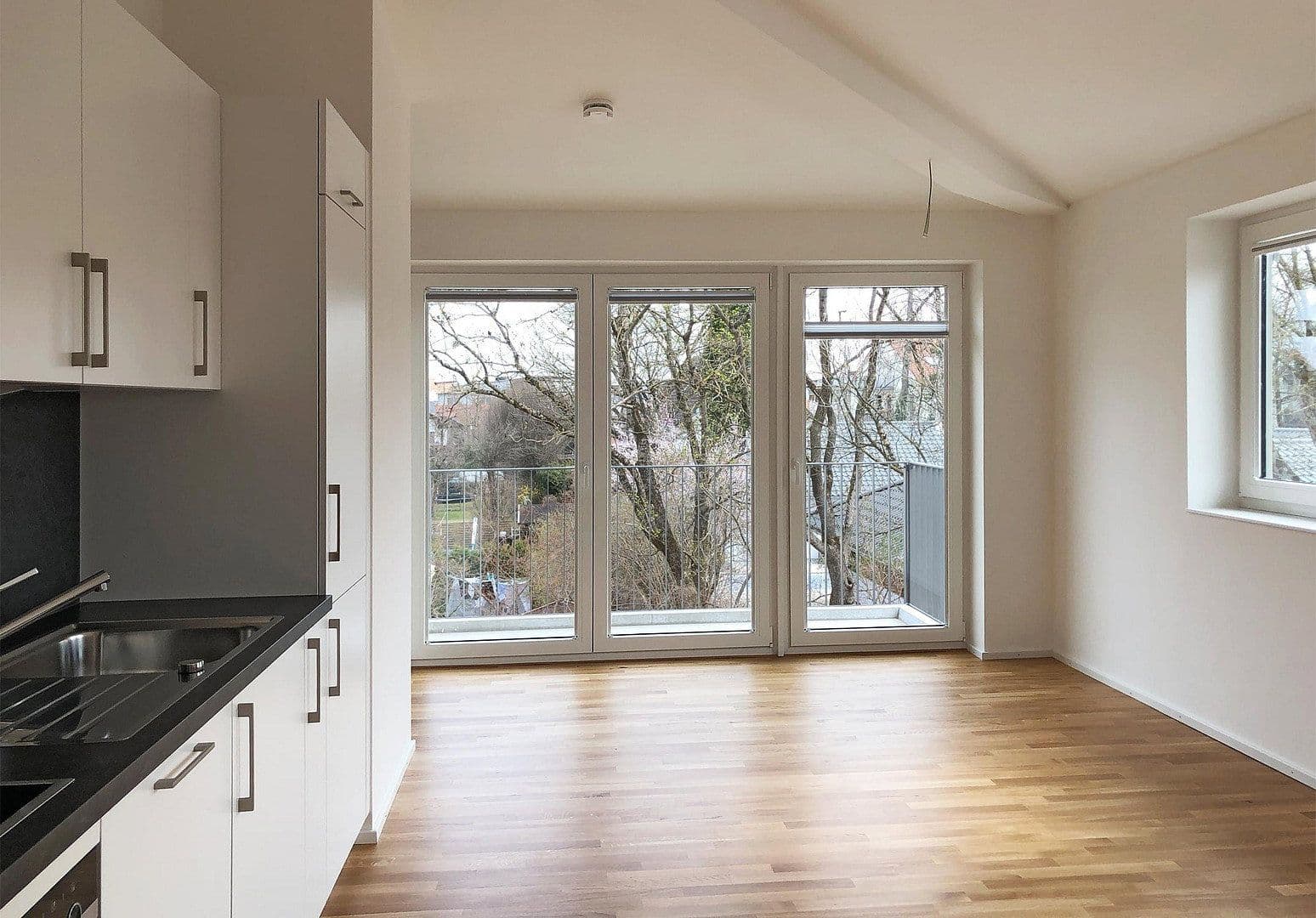 Pronájem bytu 2+1 50 m², Hohenlindner Straße 5, Feldkirchen, Bavorsko Pronájem bytu 2+1 50 m², Hohenlindner Straße 5, Feldkirchen, Bavorsko