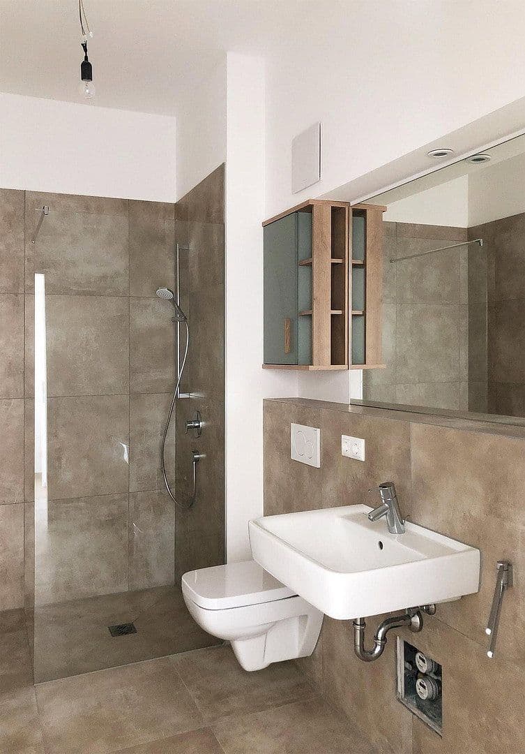 Pronájem bytu 2+1 50 m², Hohenlindner Straße 5, Feldkirchen, Bavorsko Pronájem bytu 2+1 50 m², Hohenlindner Straße 5, Feldkirchen, Bavorsko