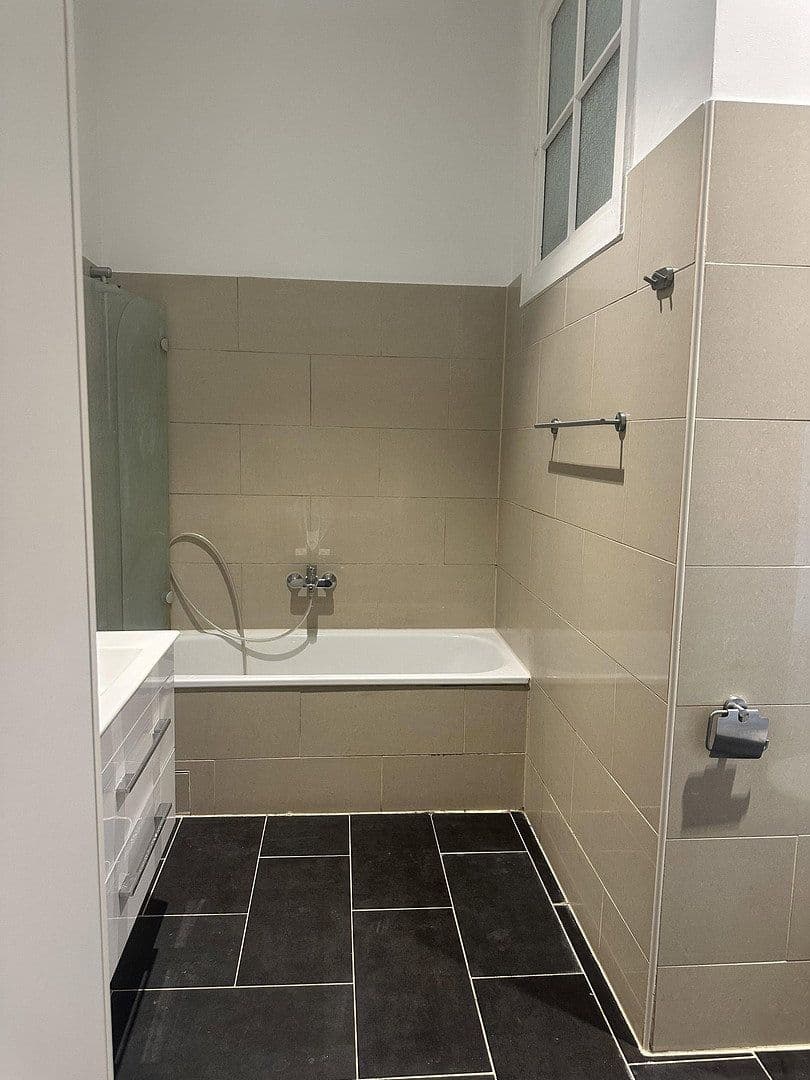 Pronájem bytu 3+1 120 m², Herbert-Weichmann-Str. 72, Hamburg, Hamburg Pronájem bytu 3+1 120 m², Herbert-Weichmann-Str. 72, Hamburg, Hamburg