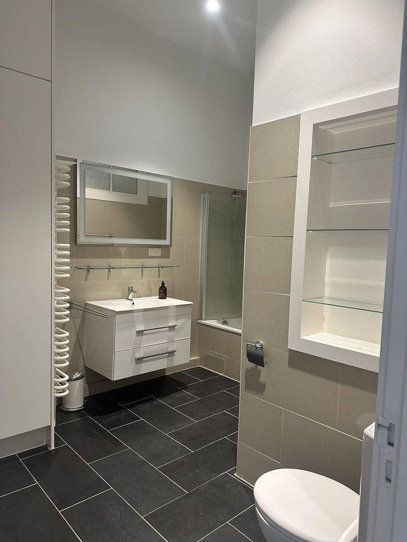 Pronájem bytu 3+1 120 m², Herbert-Weichmann-Str. 72, Hamburg, Hamburg Pronájem bytu 3+1 120 m², Herbert-Weichmann-Str. 72, Hamburg, Hamburg