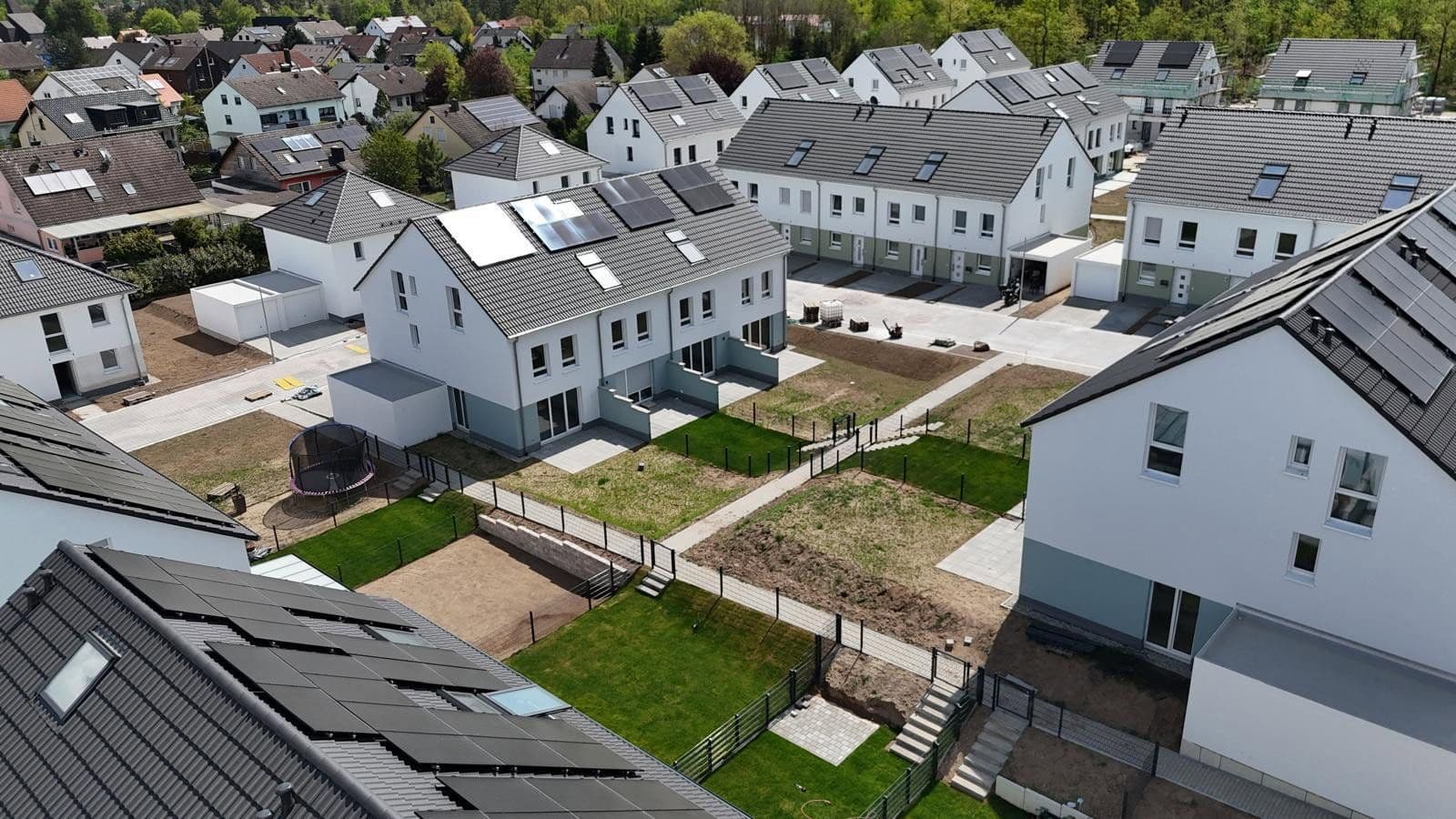 Pronájem domu 141 m², pozemek 169 m², Am Brünnle 14, Roth, Bavorsko Pronájem domu 141 m², pozemek 169 m², Am Brünnle 14, Roth, Bavorsko