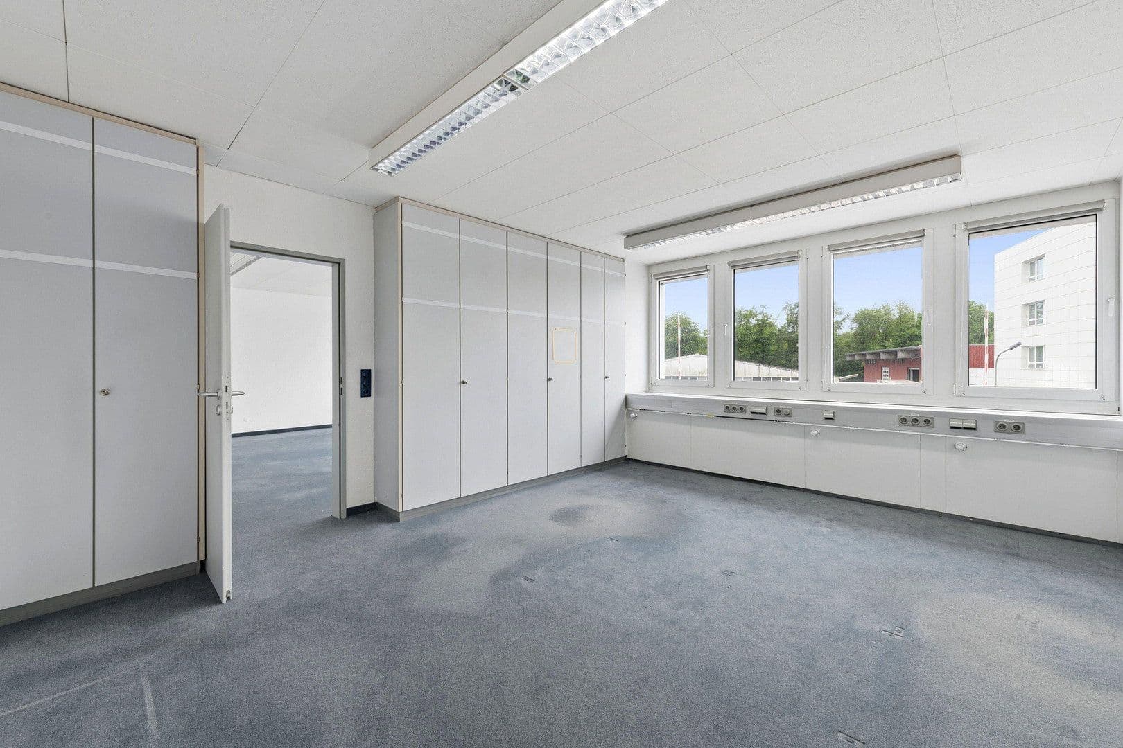 Pronájem kanceláře 646 m², Moselstr. 14, Neuss, Severní Porýní-Vestfálsko Pronájem kanceláře 646 m², Moselstr. 14, Neuss, Severní Porýní-Vestfálsko