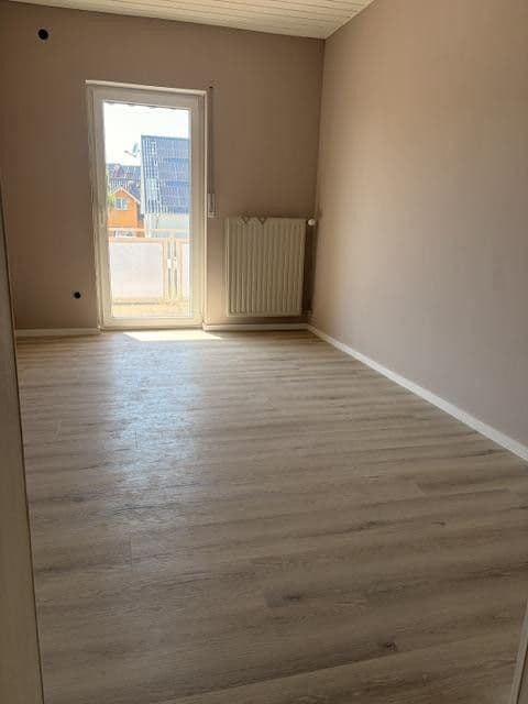 Pronájem bytu 4+1 126 m², Römerberg, Porýní-Falc Pronájem bytu 4+1 126 m², Römerberg, Porýní-Falc