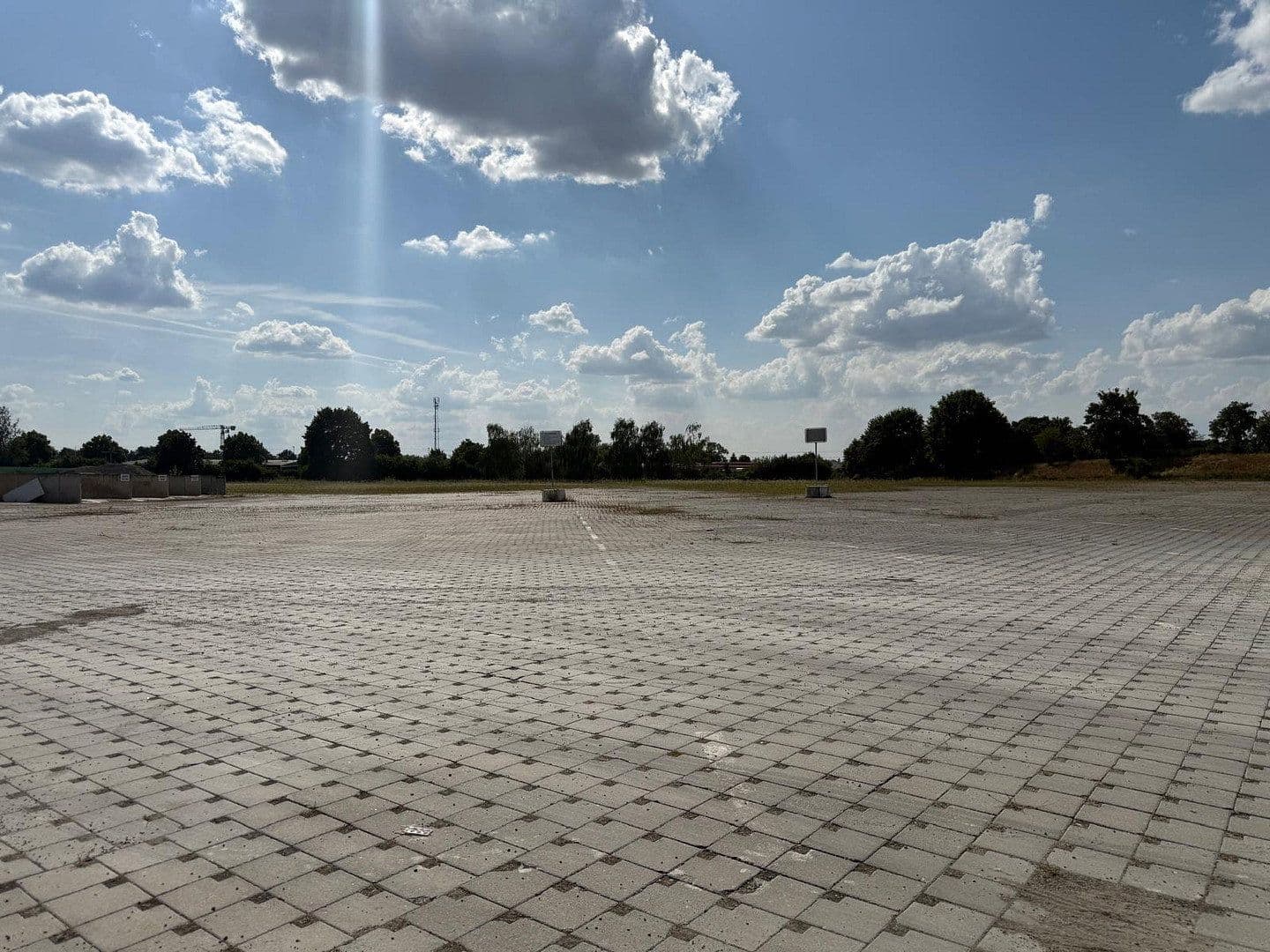 Pronájem pozemku 40.000 m², Meziboř, Sasko-Anhaltsko Pronájem pozemku 40.000 m², Meziboř, Sasko-Anhaltsko