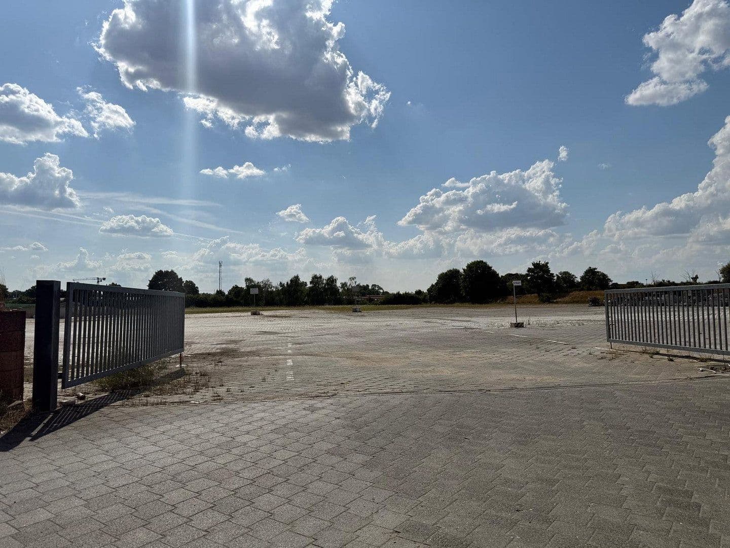 Pronájem pozemku 40.000 m², Meziboř, Sasko-Anhaltsko Pronájem pozemku 40.000 m², Meziboř, Sasko-Anhaltsko