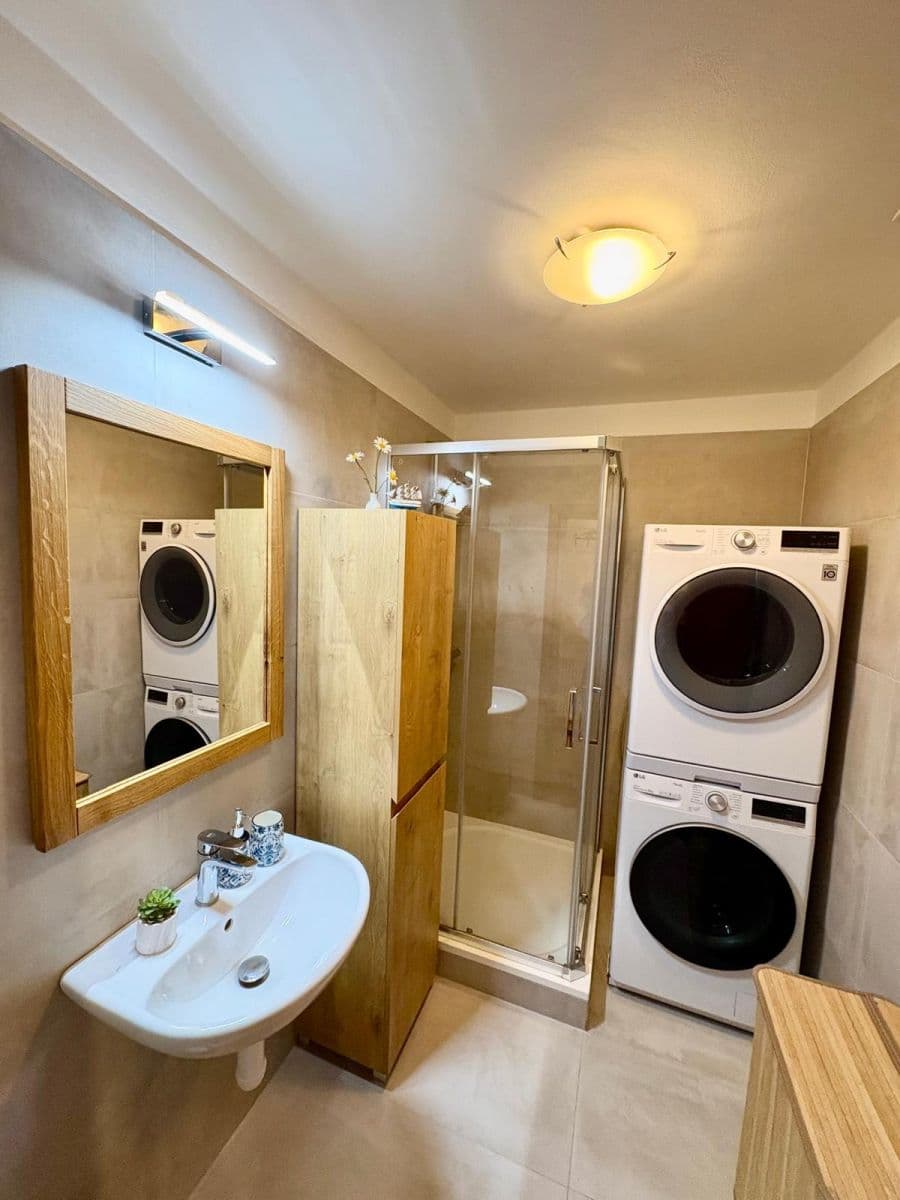 Prodej bytu 2+kk 61 m², Slunečná, Černošice, Středočeský kraj Prodej bytu 2+kk 61 m², Slunečná, Černošice, Středočeský kraj