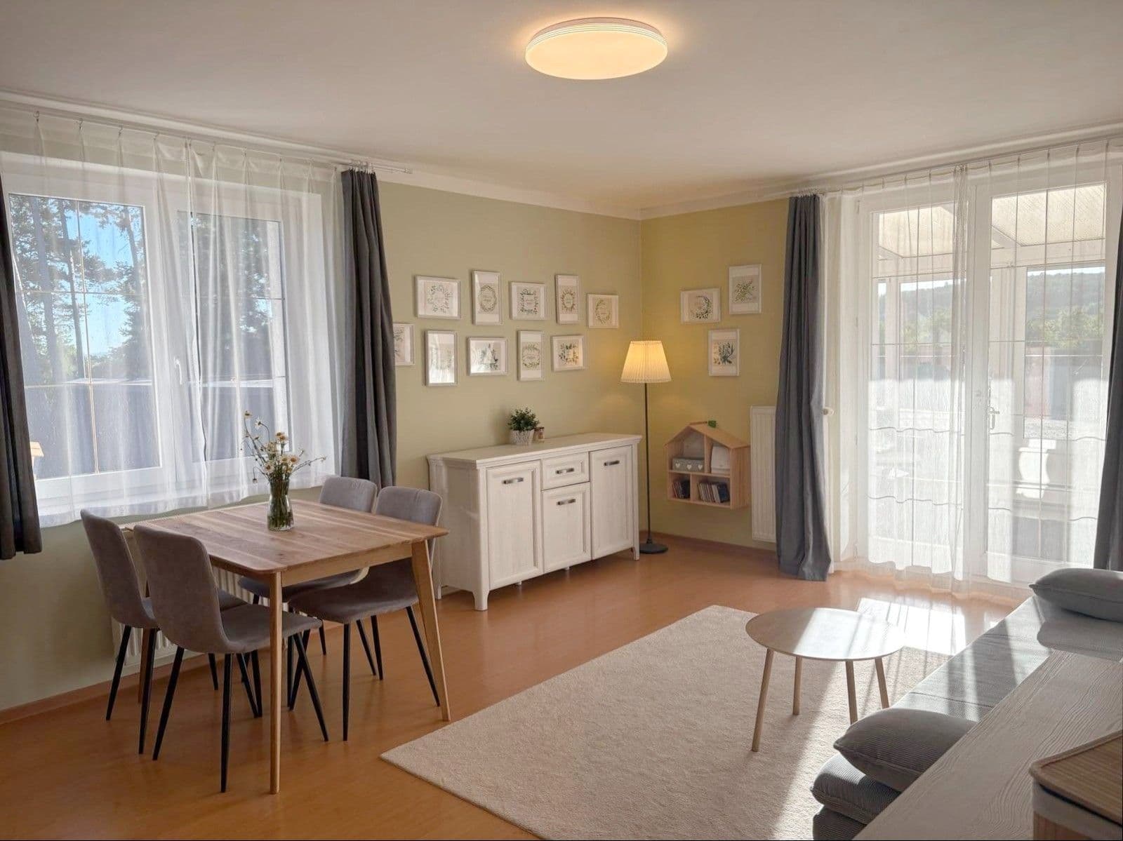 Prodej bytu 2+kk 61 m², Slunečná, Černošice, Středočeský kraj Prodej bytu 2+kk 61 m², Slunečná, Černošice, Středočeský kraj