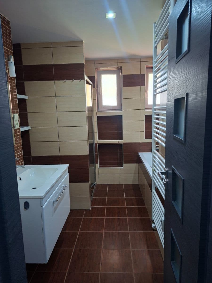 Pronájem bytu 3+1 75 m², Víta Nejedlého, Chrudim, Pardubický kraj Pronájem bytu 3+1 75 m², Víta Nejedlého, Chrudim, Pardubický kraj