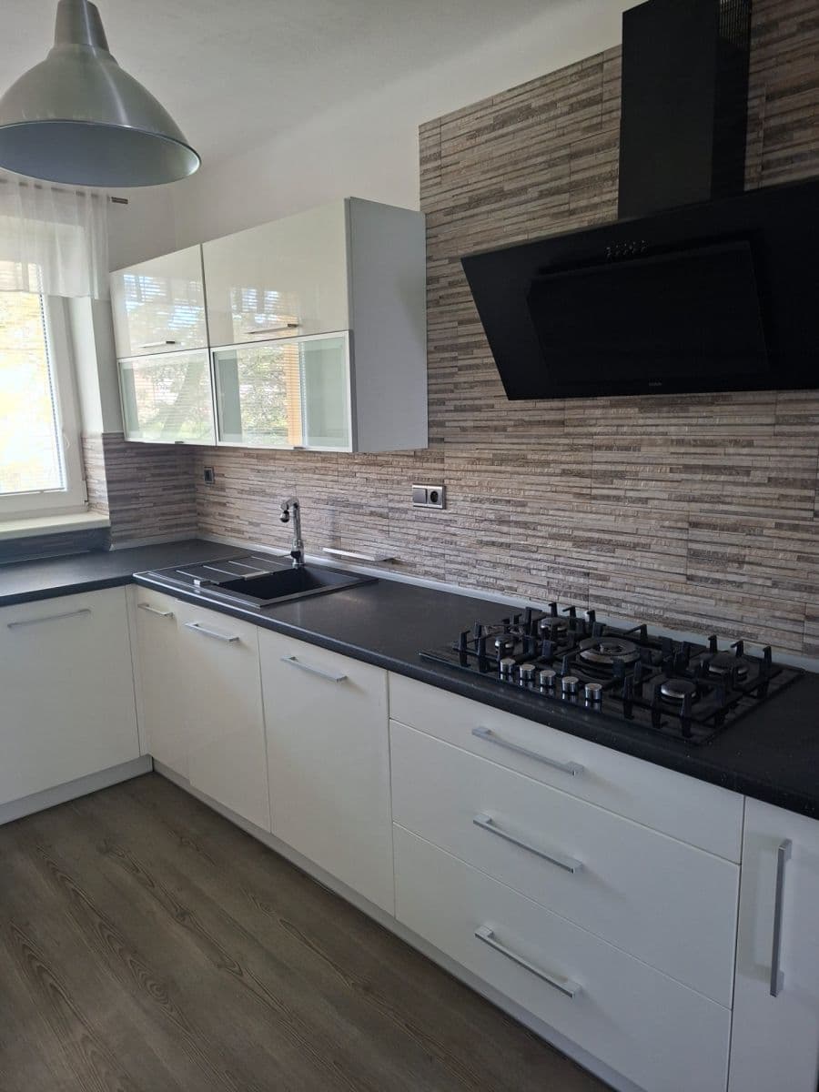 Pronájem bytu 3+1 75 m², Víta Nejedlého, Chrudim, Pardubický kraj Pronájem bytu 3+1 75 m², Víta Nejedlého, Chrudim, Pardubický kraj