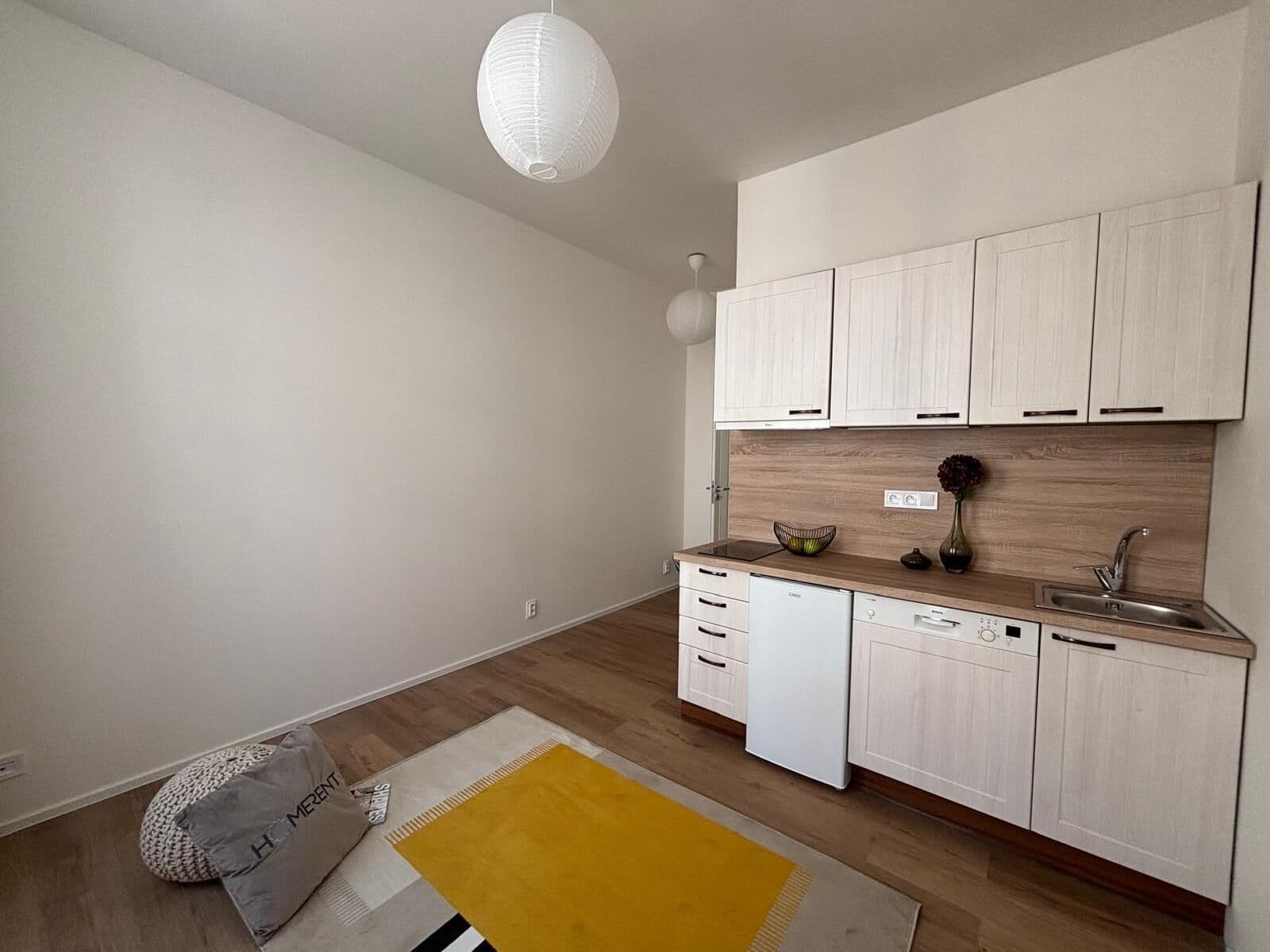 Pronájem bytu 1+kk 19 m², Kolmá, Praha, Praha Pronájem bytu 1+kk 19 m², Kolmá, Praha, Praha