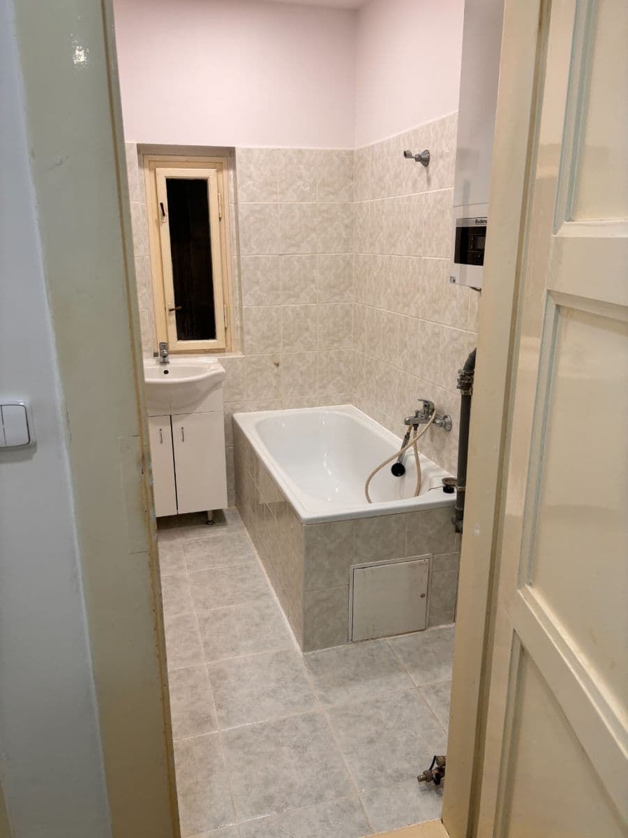 Pronájem bytu 3+1 85 m², U zámku, Teplice, Ústecký kraj Pronájem bytu 3+1 85 m², U zámku, Teplice, Ústecký kraj