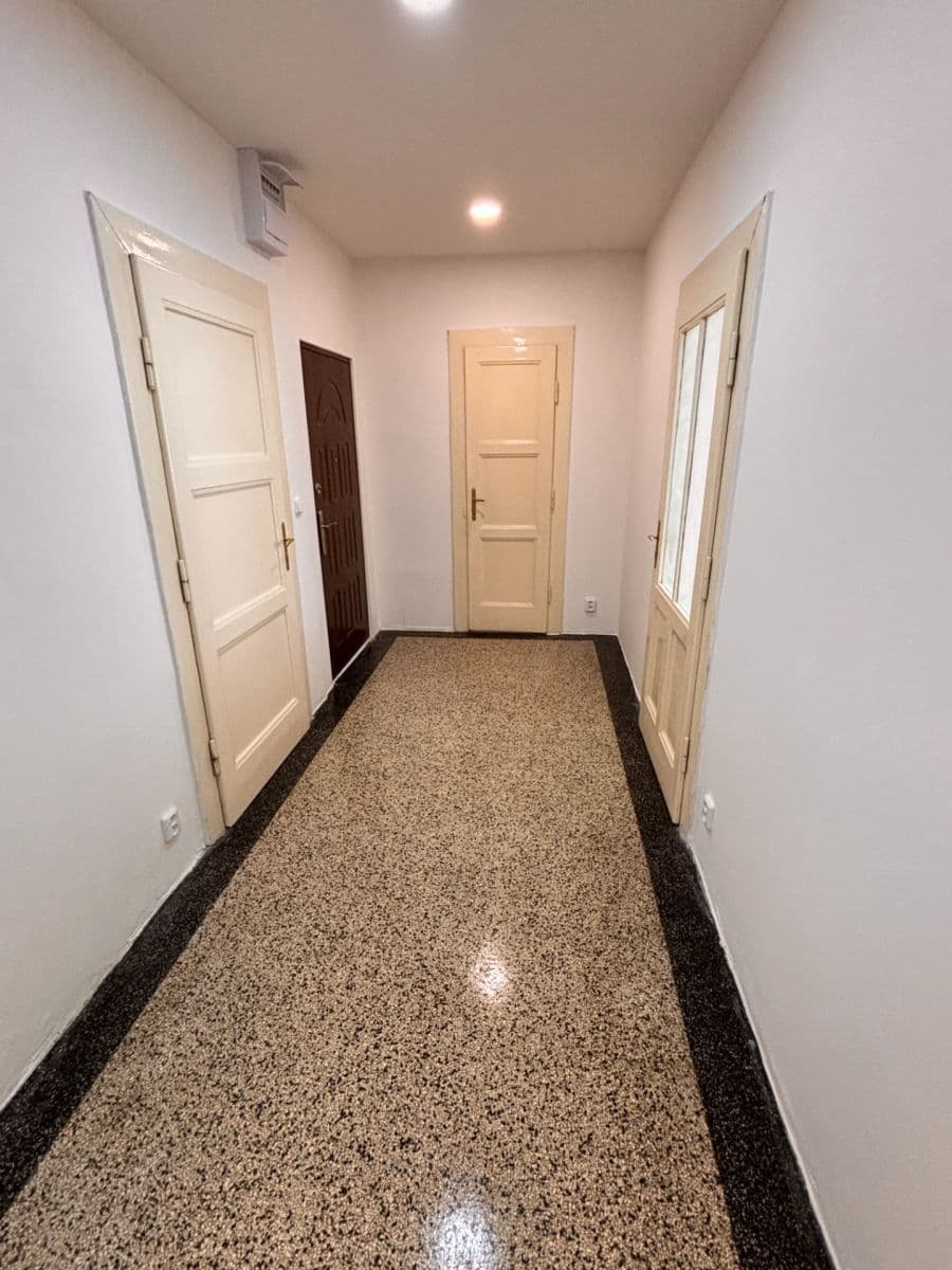 Pronájem bytu 3+1 85 m², U zámku, Teplice, Ústecký kraj Pronájem bytu 3+1 85 m², U zámku, Teplice, Ústecký kraj