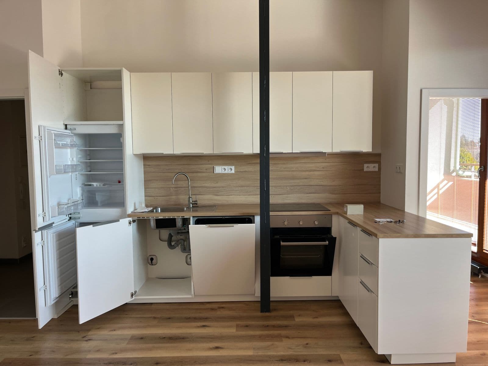 Pronájem bytu 2+kk 80 m², U Náměstí, Dolní Břežany, Středočeský kraj Pronájem bytu 2+kk 80 m², U Náměstí, Dolní Břežany, Středočeský kraj