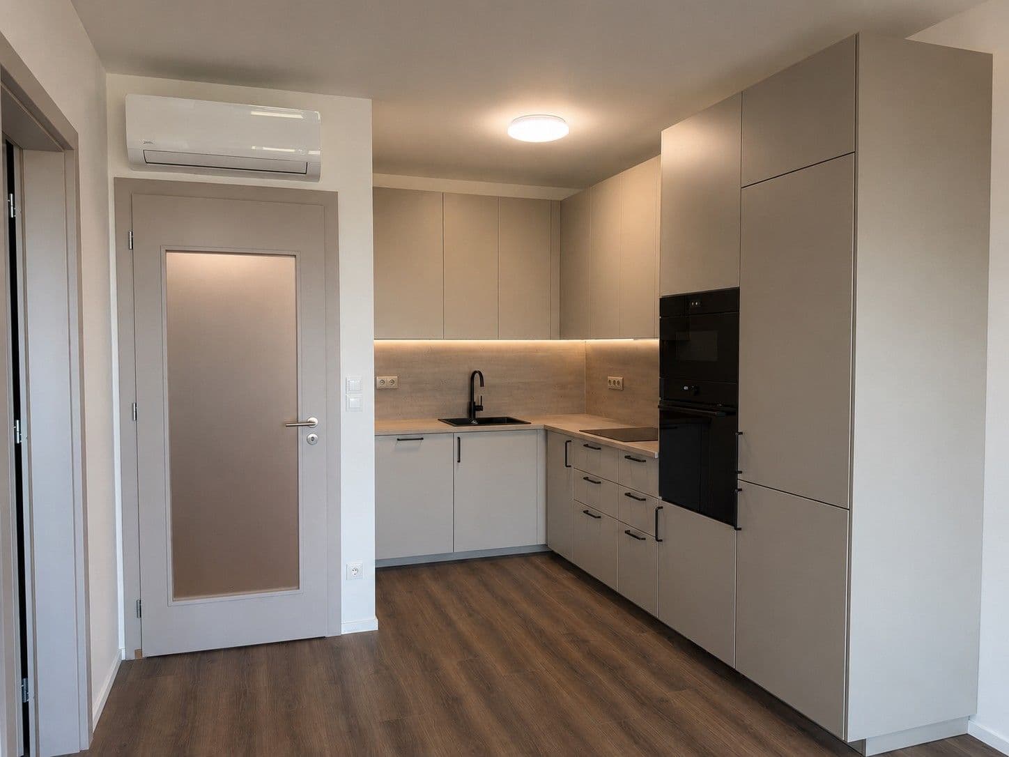 Pronájem bytu 2+kk 50 m², Arnošta Valenty, Praha, Praha Pronájem bytu 2+kk 50 m², Arnošta Valenty, Praha, Praha