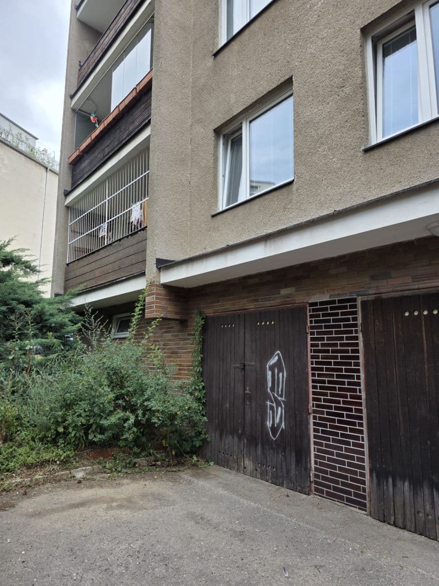 Pronájem garáže 15 m², Praha, Praha Pronájem garáže 15 m², Praha, Praha