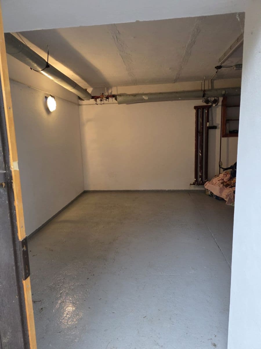 Pronájem garáže 15 m², Praha, Praha Pronájem garáže 15 m², Praha, Praha