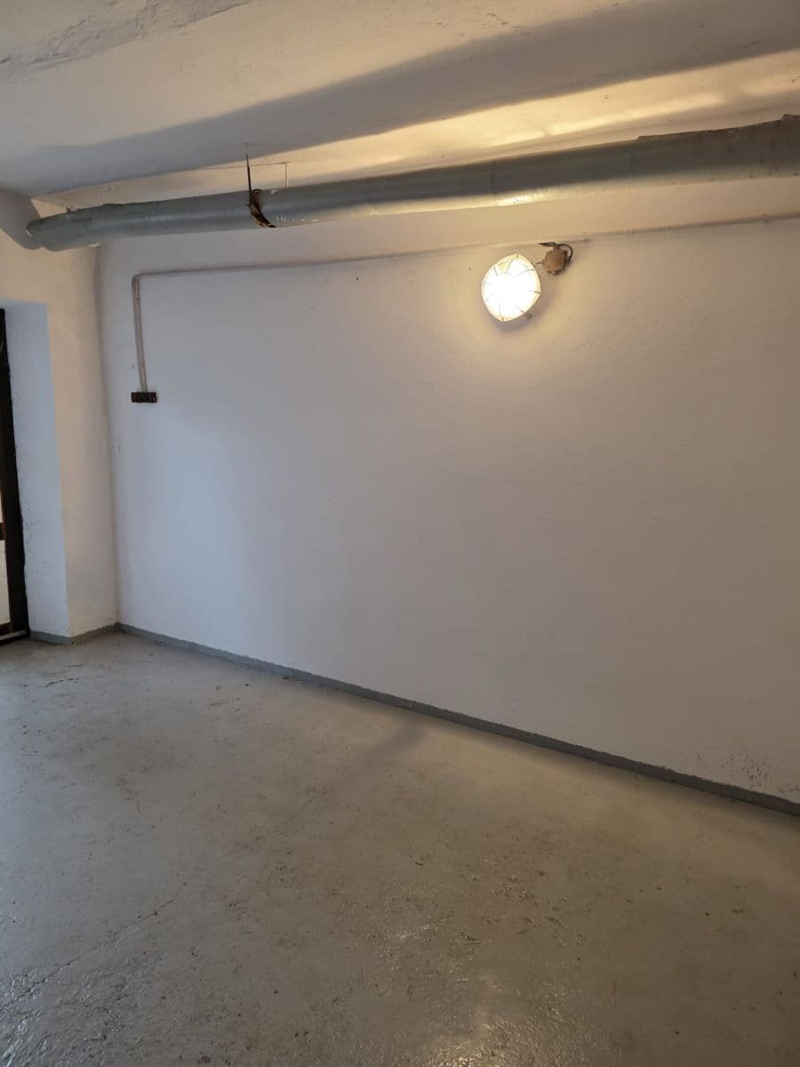 Pronájem garáže 15 m², Praha, Praha Pronájem garáže 15 m², Praha, Praha