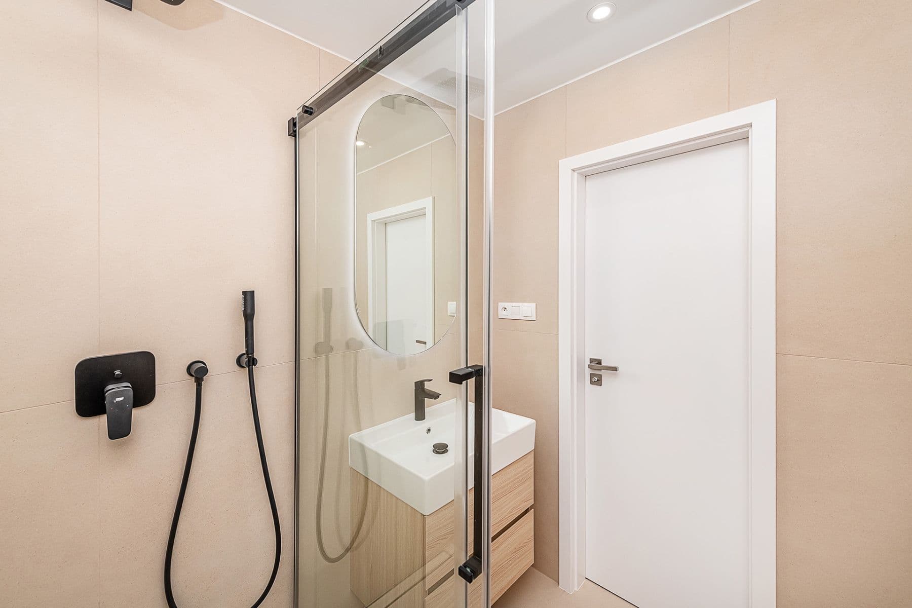 Prodej bytu 4+kk 83 m², Naskové, Praha, Praha Prodej bytu 4+kk 83 m², Naskové, Praha, Praha