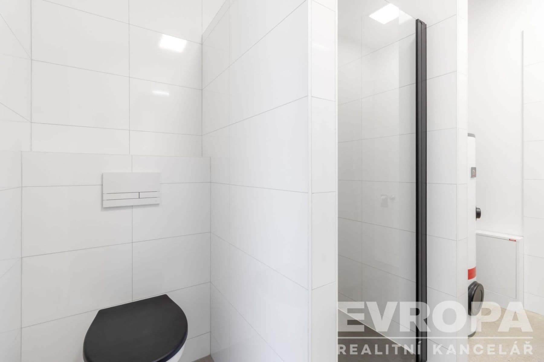 Pronájem domu 202 m², pozemek 348 m², Vinná, Praha, Praha Pronájem domu 202 m², pozemek 348 m², Vinná, Praha, Praha