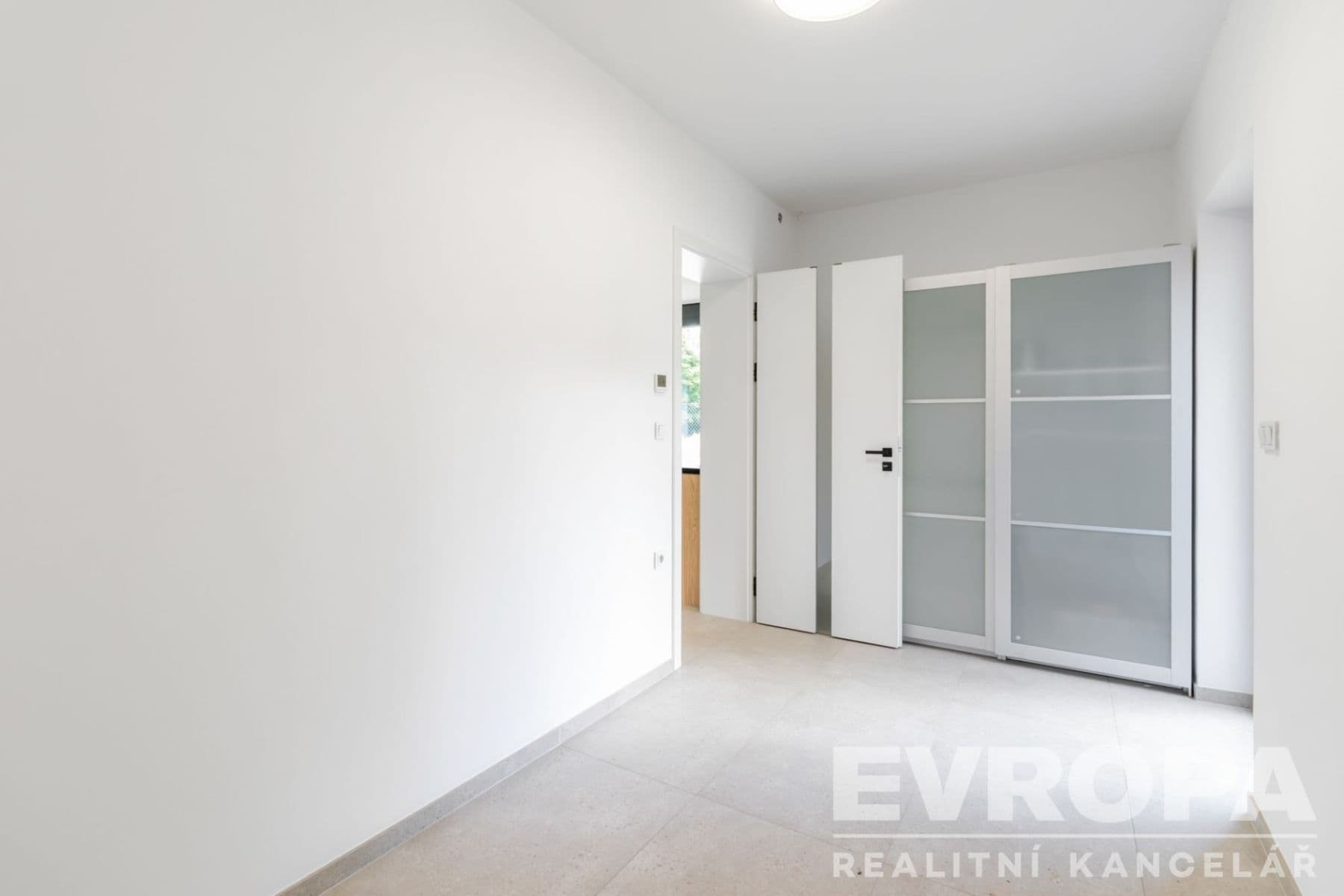 Pronájem domu 202 m², pozemek 348 m², Vinná, Praha, Praha Pronájem domu 202 m², pozemek 348 m², Vinná, Praha, Praha