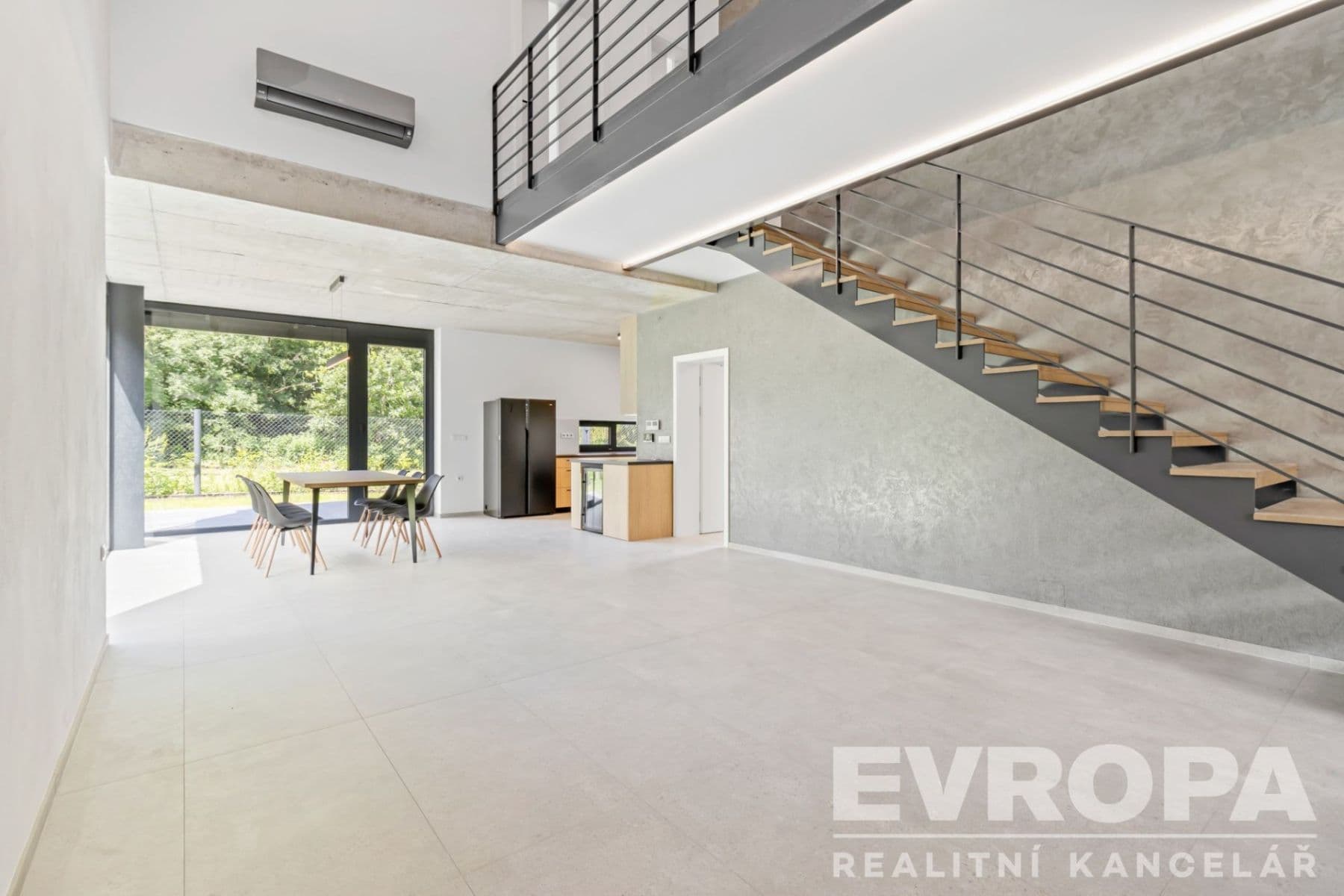 Pronájem domu 202 m², pozemek 348 m², Vinná, Praha, Praha Pronájem domu 202 m², pozemek 348 m², Vinná, Praha, Praha