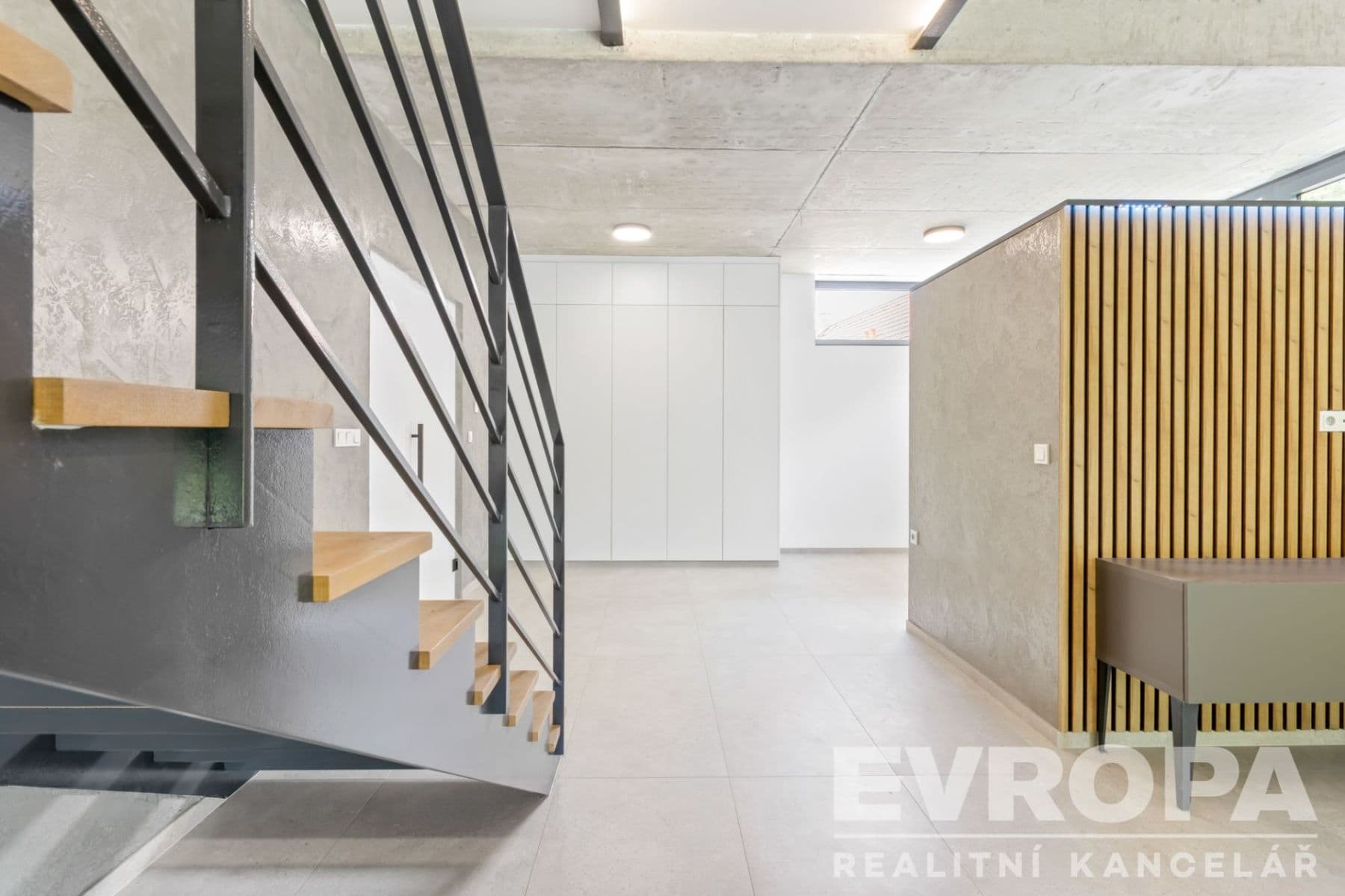 Pronájem domu 202 m², pozemek 348 m², Vinná, Praha, Praha Pronájem domu 202 m², pozemek 348 m², Vinná, Praha, Praha