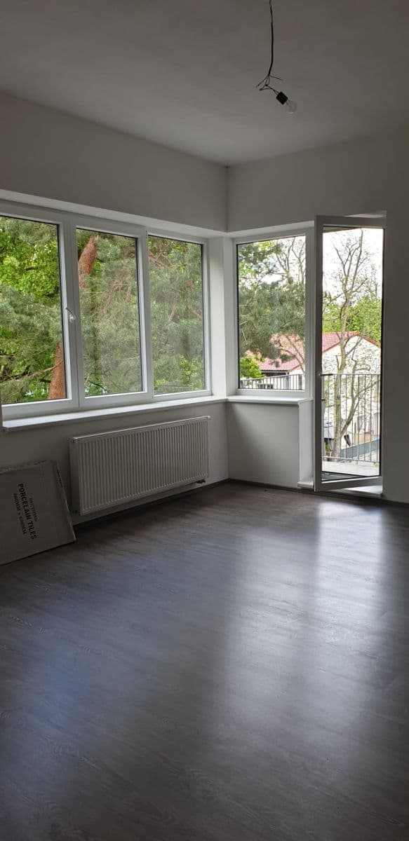 Pronájem bytu 2+kk 53 m², Zátopkova, Milovice, Středočeský kraj Pronájem bytu 2+kk 53 m², Zátopkova, Milovice, Středočeský kraj
