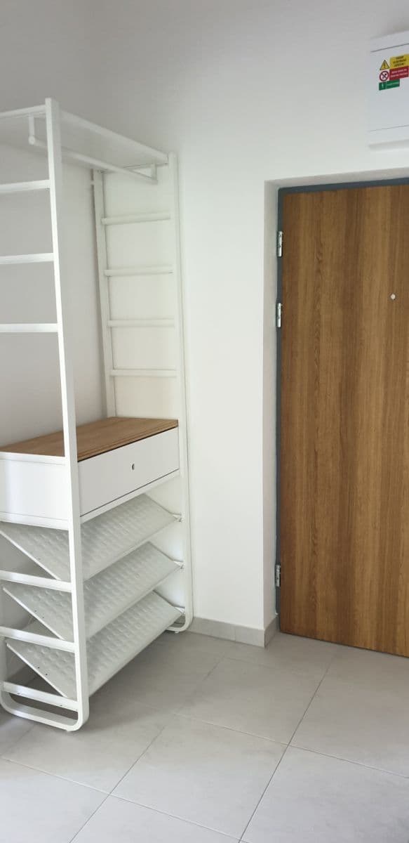 Pronájem bytu 2+kk 51 m², Zátopkova, Milovice, Středočeský kraj Pronájem bytu 2+kk 51 m², Zátopkova, Milovice, Středočeský kraj