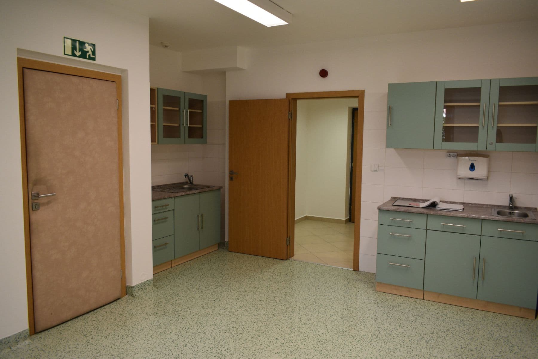 Pronájem nebytového prostoru 50 m², V Zářezu, Praha, Praha Pronájem nebytového prostoru 50 m², V Zářezu, Praha, Praha