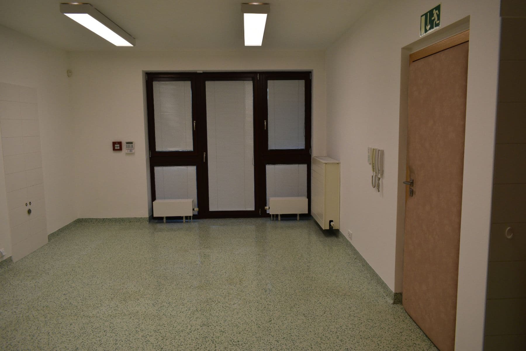 Pronájem nebytového prostoru 50 m², V Zářezu, Praha, Praha Pronájem nebytového prostoru 50 m², V Zářezu, Praha, Praha