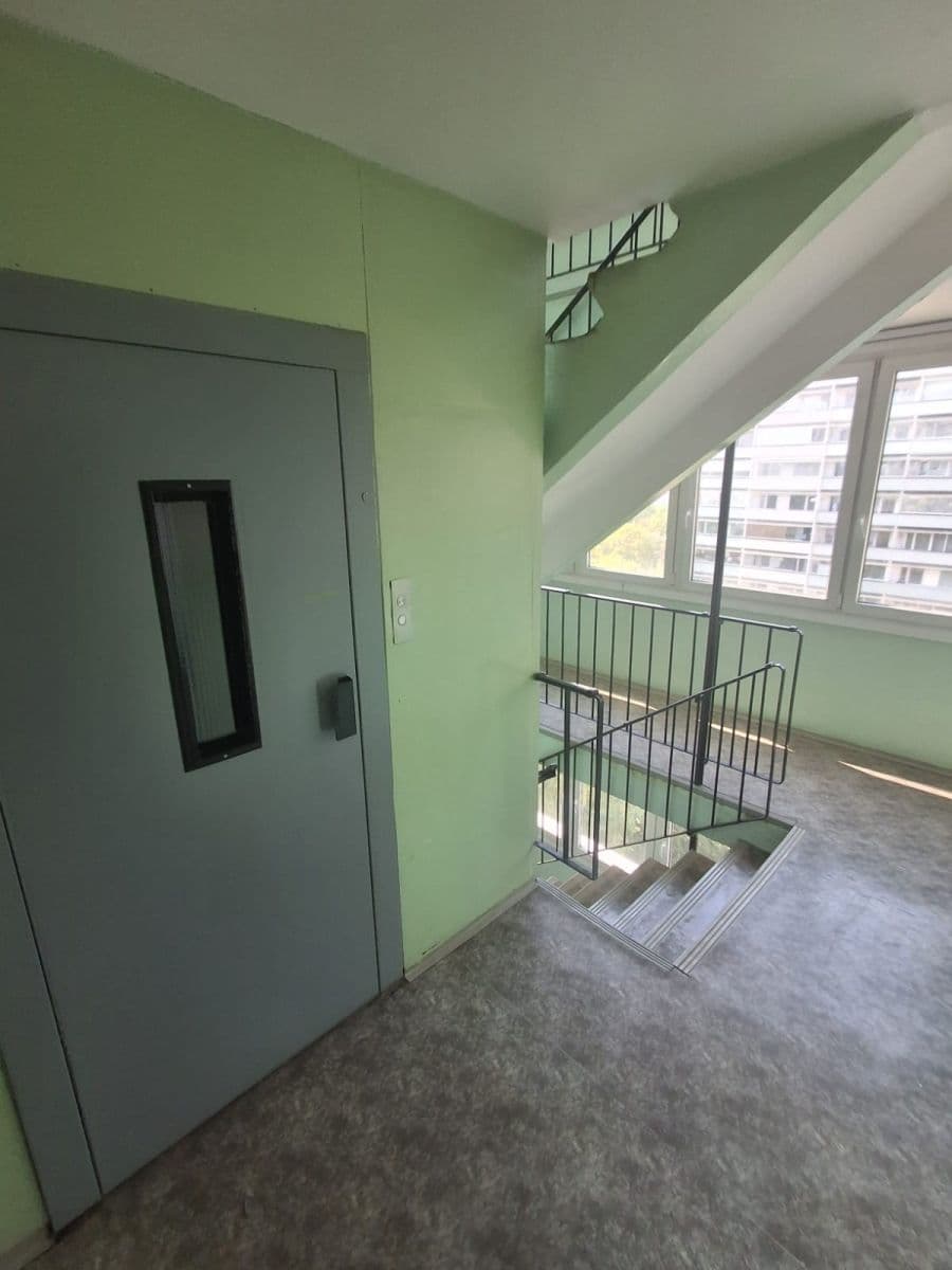 Pronájem bytu 3+1 69 m², Kotorská, Praha, Praha Pronájem bytu 3+1 69 m², Kotorská, Praha, Praha
