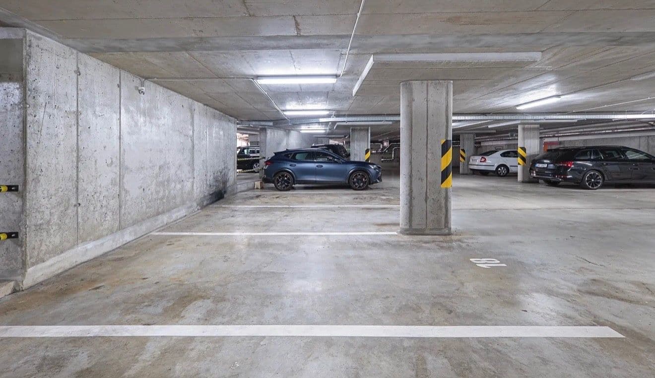 Pronájem garáže 16 m², Stočesova, Praha, Praha Pronájem garáže 16 m², Stočesova, Praha, Praha