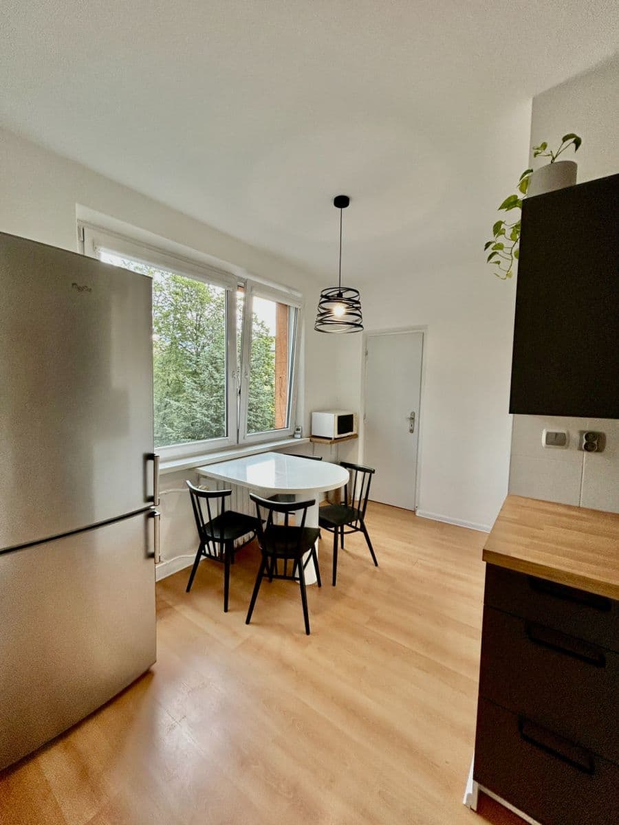 Pronájem bytu 2+1 66 m², Hlinská, Žilina, Žilinský kraj Pronájem bytu 2+1 66 m², Hlinská, Žilina, Žilinský kraj