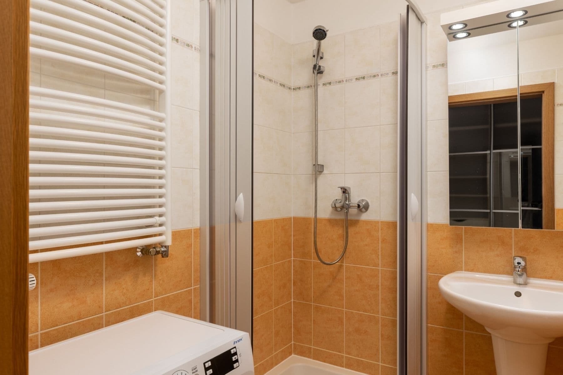 Pronájem bytu 1+kk 49 m², Osadní, Praha, Praha Pronájem bytu 1+kk 49 m², Osadní, Praha, Praha