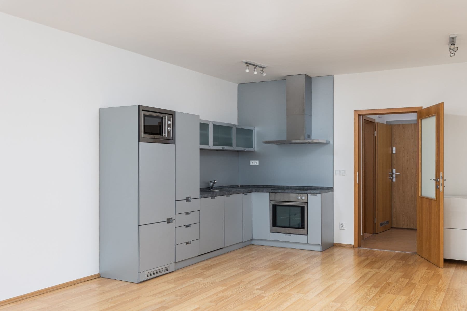 Pronájem bytu 1+kk 49 m², Osadní, Praha, Praha Pronájem bytu 1+kk 49 m², Osadní, Praha, Praha