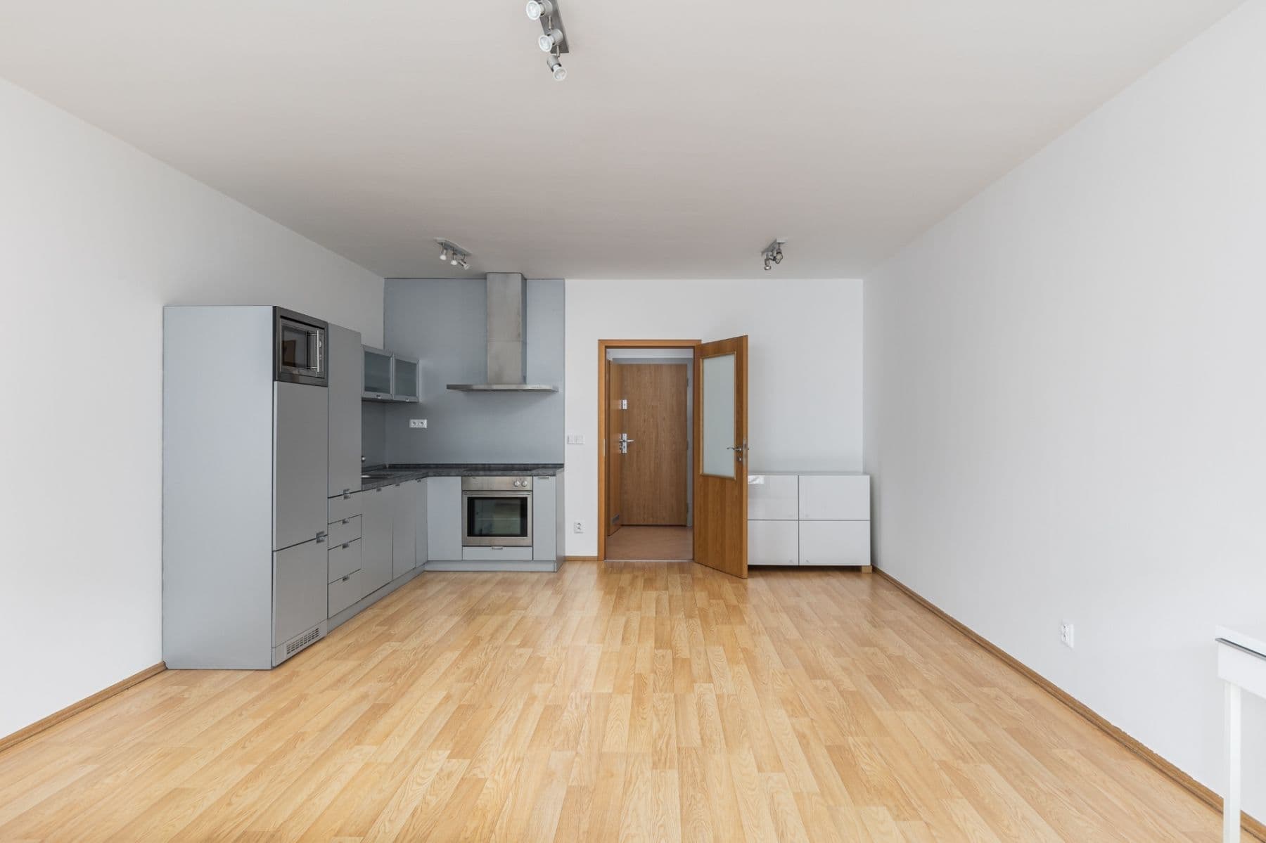 Pronájem bytu 1+kk 49 m², Osadní, Praha, Praha Pronájem bytu 1+kk 49 m², Osadní, Praha, Praha