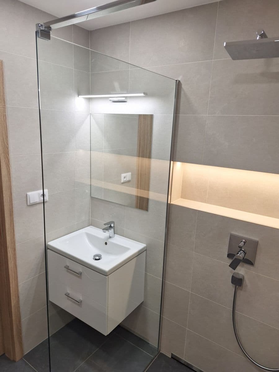 Pronájem bytu 2+1 57 m², Javorová, Zlín, Zlínský kraj Pronájem bytu 2+1 57 m², Javorová, Zlín, Zlínský kraj