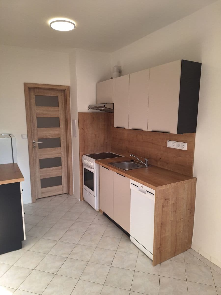 Pronájem bytu 2+1 57 m², Javorová, Zlín, Zlínský kraj Pronájem bytu 2+1 57 m², Javorová, Zlín, Zlínský kraj