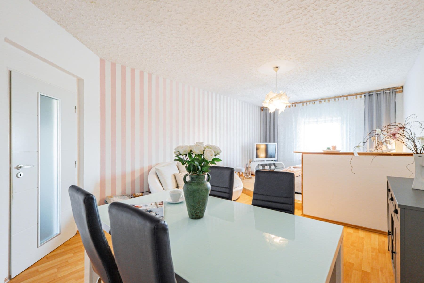 Pronájem bytu 2+1 76 m², nábřeží Jana Palacha, Karlovy Vary, Karlovarský kraj Pronájem bytu 2+1 76 m², nábřeží Jana Palacha, Karlovy Vary, Karlovarský kraj