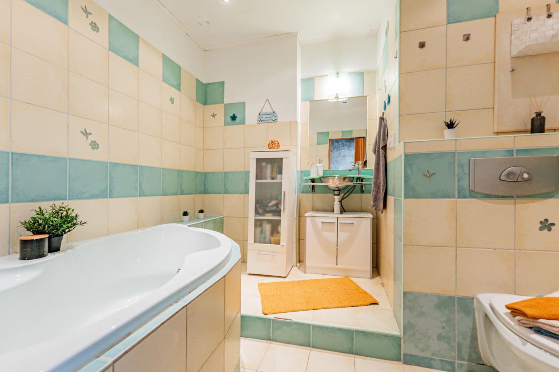 Pronájem bytu 2+1 76 m², nábřeží Jana Palacha, Karlovy Vary, Karlovarský kraj Pronájem bytu 2+1 76 m², nábřeží Jana Palacha, Karlovy Vary, Karlovarský kraj