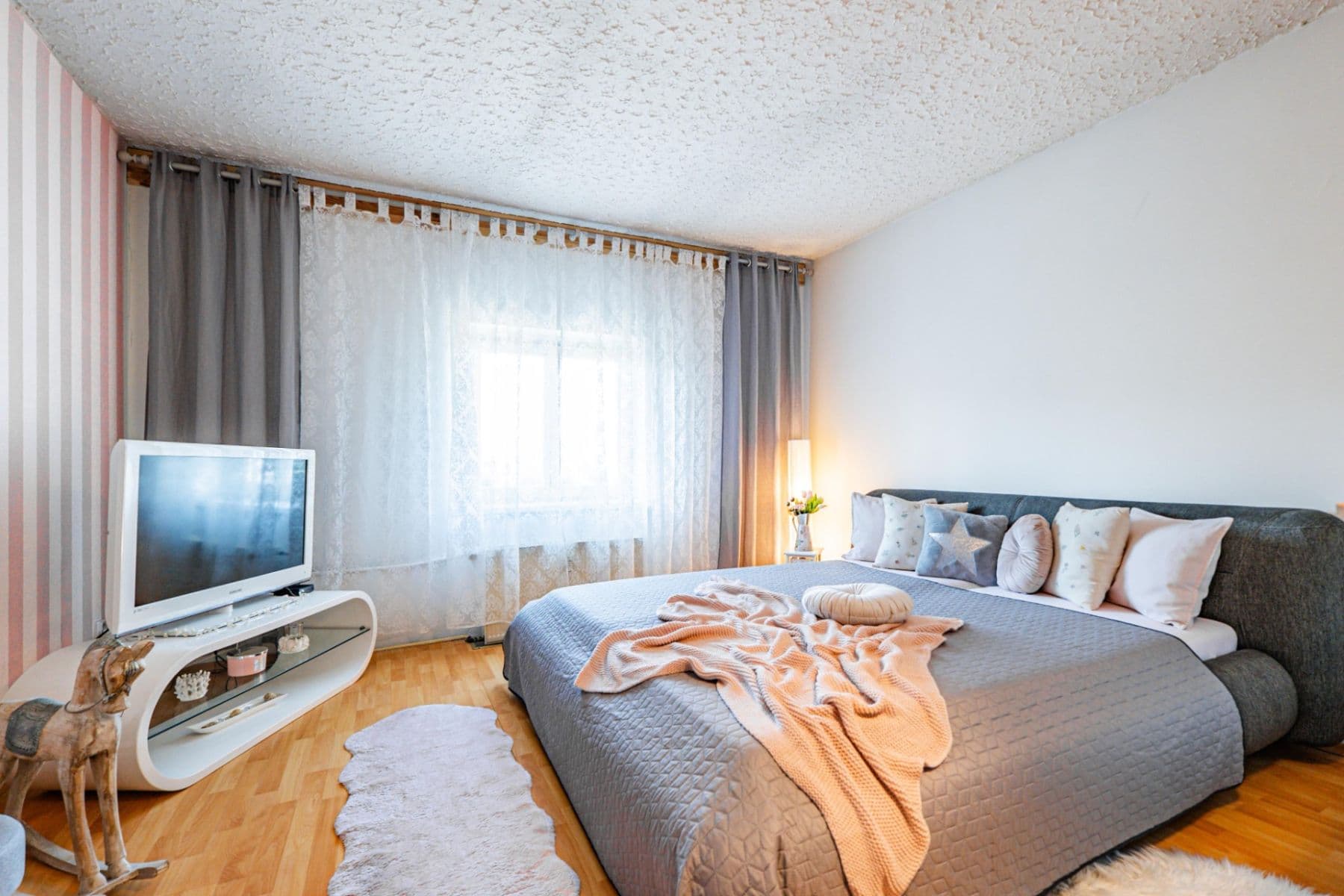 Pronájem bytu 2+1 76 m², nábřeží Jana Palacha, Karlovy Vary, Karlovarský kraj Pronájem bytu 2+1 76 m², nábřeží Jana Palacha, Karlovy Vary, Karlovarský kraj
