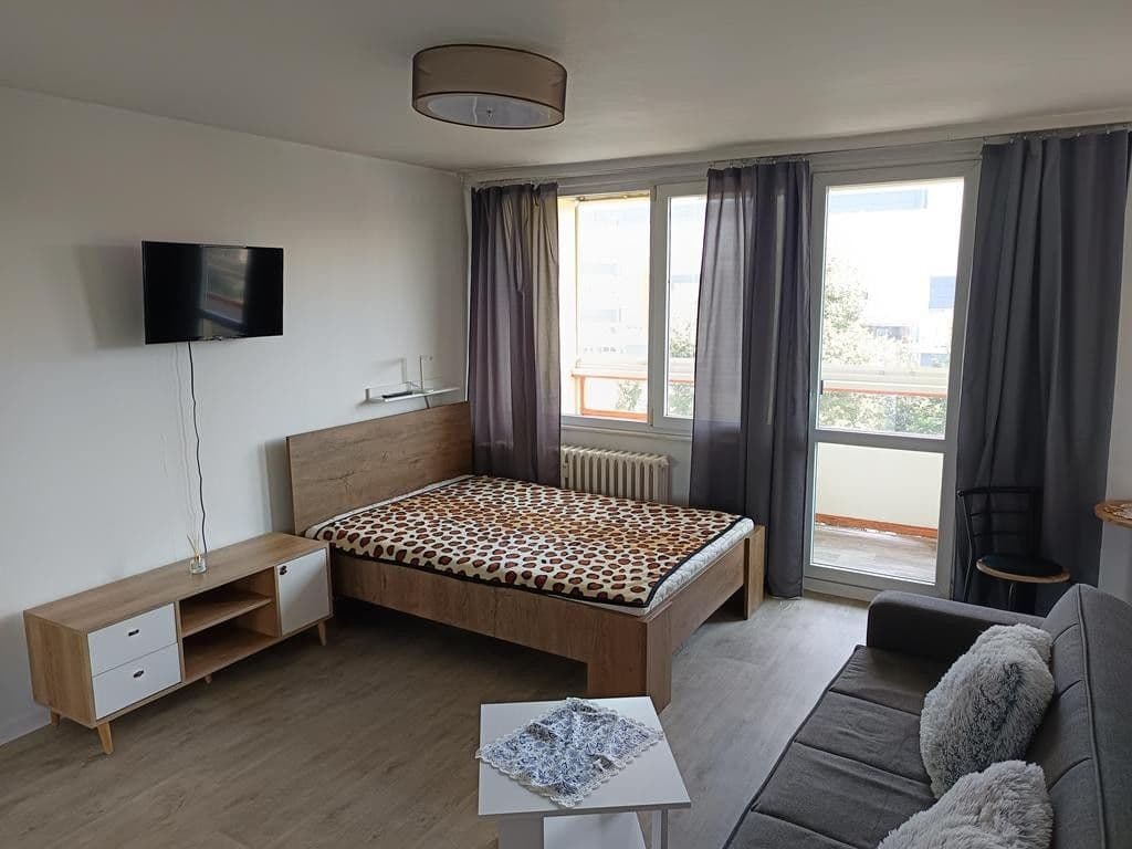 Pronájem bytu 1+kk 29 m², Jiráskova, Pardubice, Pardubický kraj Pronájem bytu 1+kk 29 m², Jiráskova, Pardubice, Pardubický kraj