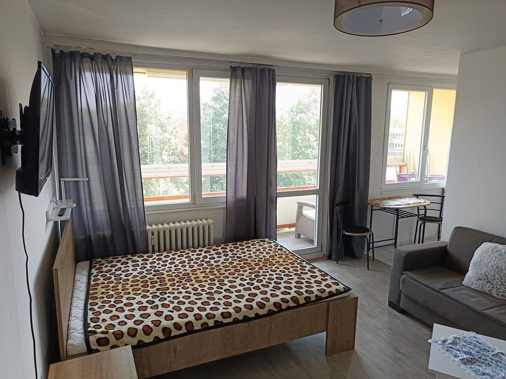 Pronájem bytu 1+kk 29 m², Jiráskova, Pardubice, Pardubický kraj Pronájem bytu 1+kk 29 m², Jiráskova, Pardubice, Pardubický kraj