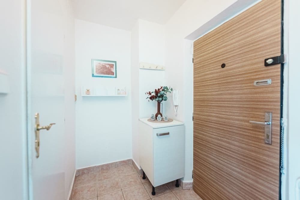 Pronájem bytu 1+kk 29 m², Jiráskova, Pardubice, Pardubický kraj Pronájem bytu 1+kk 29 m², Jiráskova, Pardubice, Pardubický kraj