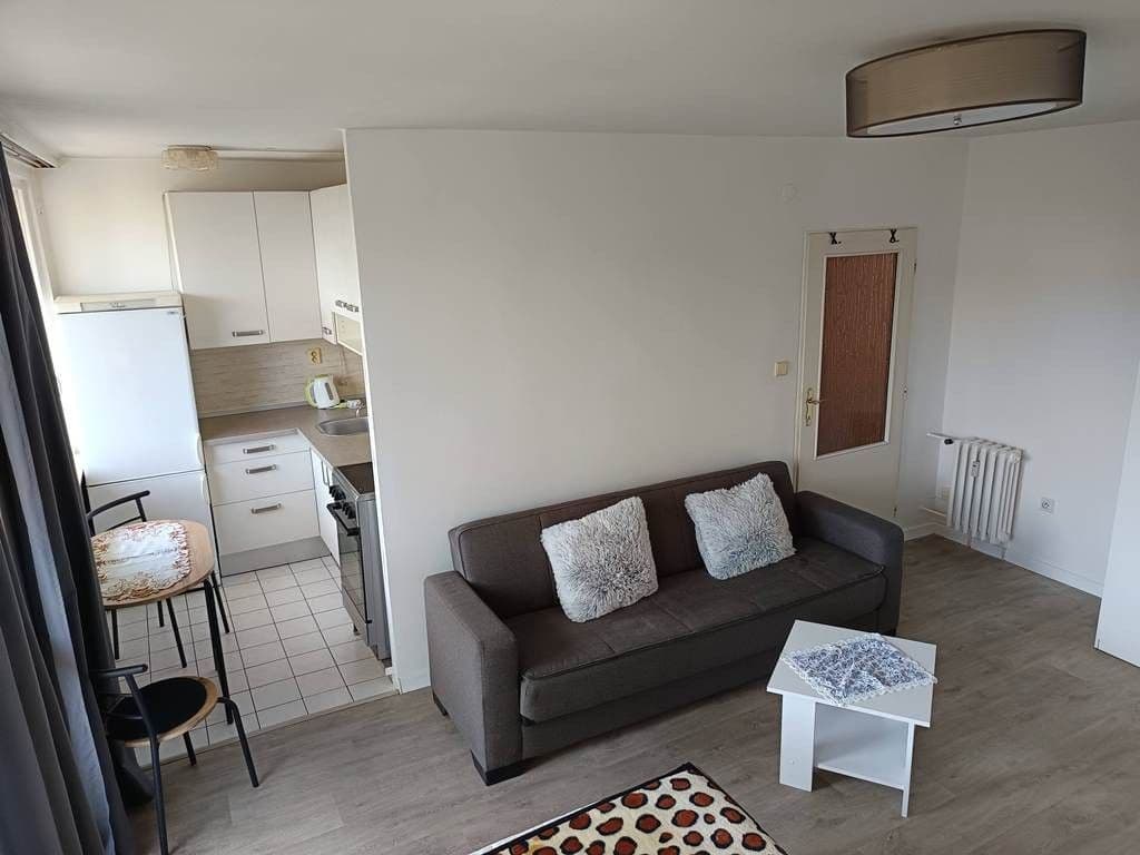 Pronájem bytu 1+kk 29 m², Jiráskova, Pardubice, Pardubický kraj Pronájem bytu 1+kk 29 m², Jiráskova, Pardubice, Pardubický kraj
