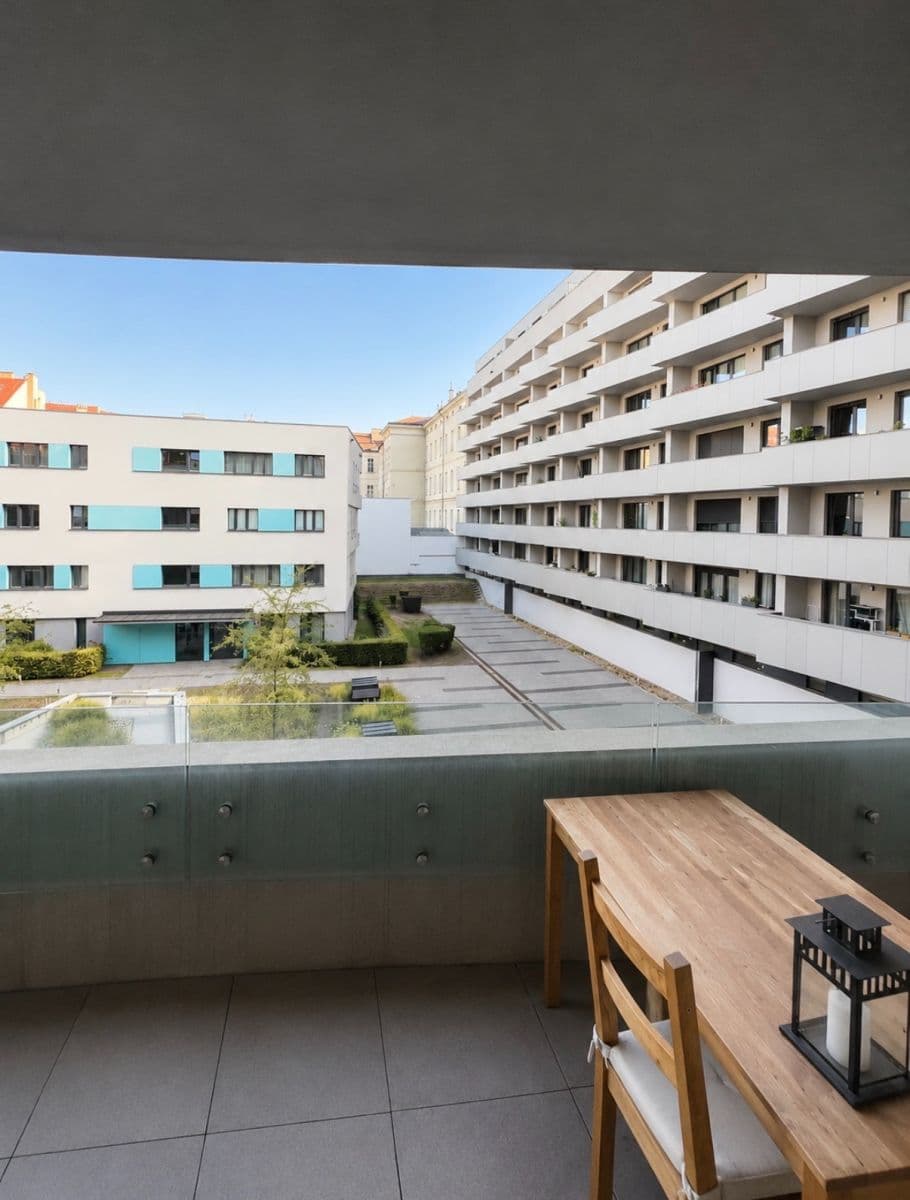 Pronájem bytu 2+kk 56 m², Dělnická, Praha, Praha Pronájem bytu 2+kk 56 m², Dělnická, Praha, Praha