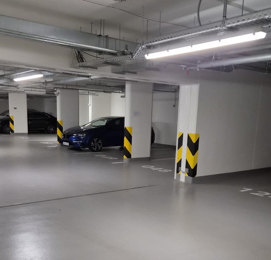 Pronájem garáže 14 m², Poděbradská, Praha, Praha Pronájem garáže 14 m², Poděbradská, Praha, Praha