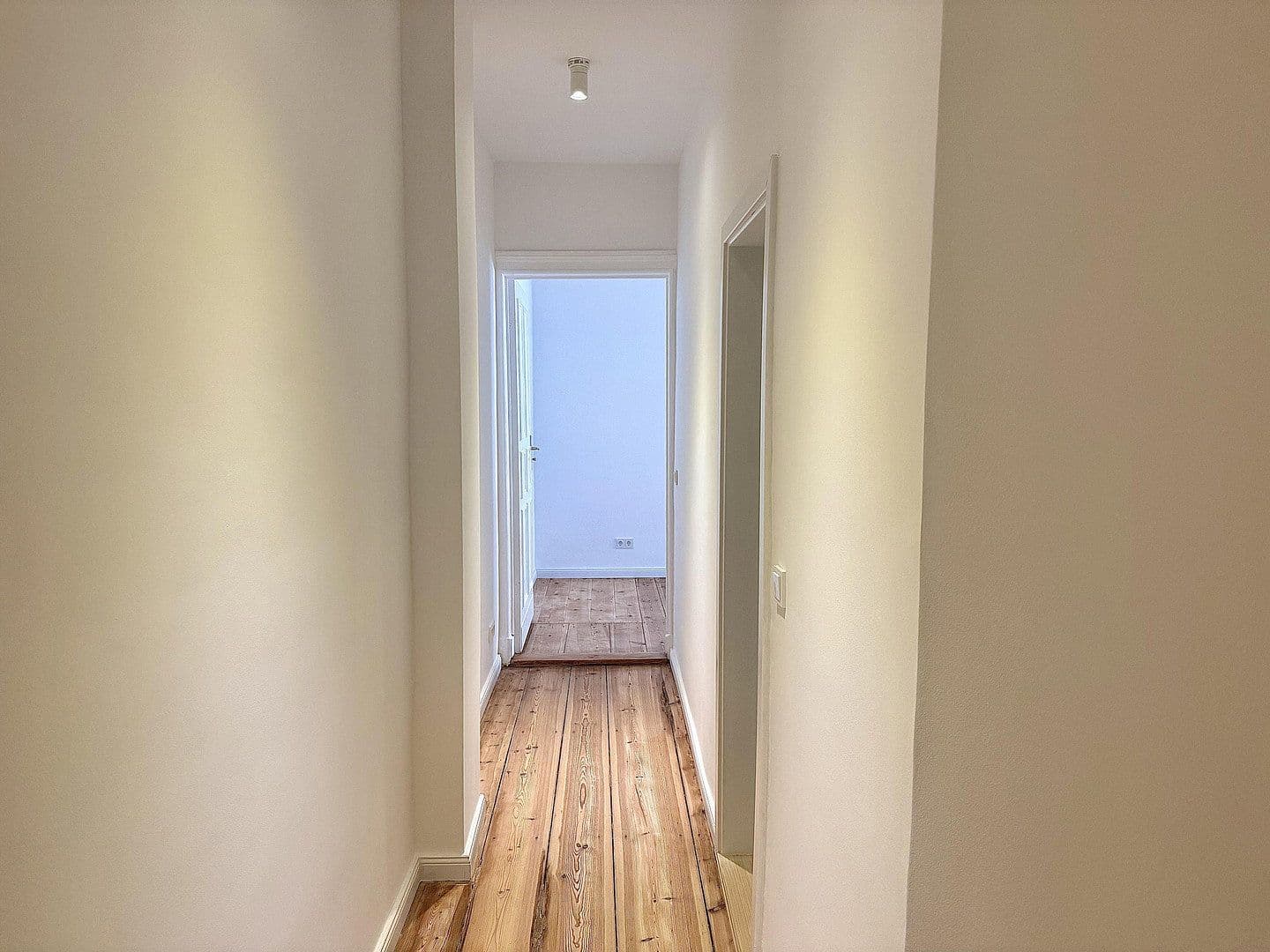 Prodej bytu 2+1 44 m², Berlin, Berlín Prodej bytu 2+1 44 m², Berlin, Berlín