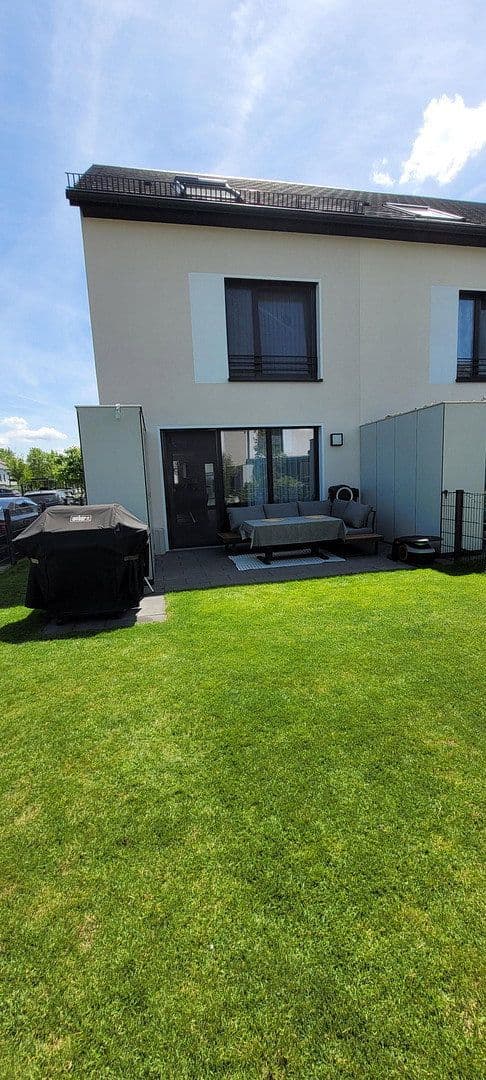 Prodej domu 145 m², pozemek 288 m², Zukowostraße 2, D - 90530 Wendelstein / Bayern, Wendelstein, Bavorsko Prodej domu 145 m², pozemek 288 m², Zukowostraße 2, D - 90530 Wendelstein / Bayern, Wendelstein, Bavorsko