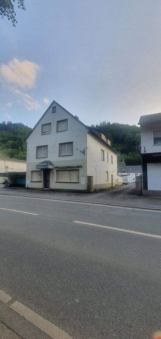 Prodej domu 315 m², pozemek 652 m², Ütterlingser Str. 23, Werdohl, Severní Porýní-Vestfálsko Prodej domu 315 m², pozemek 652 m², Ütterlingser Str. 23, Werdohl, Severní Porýní-Vestfálsko